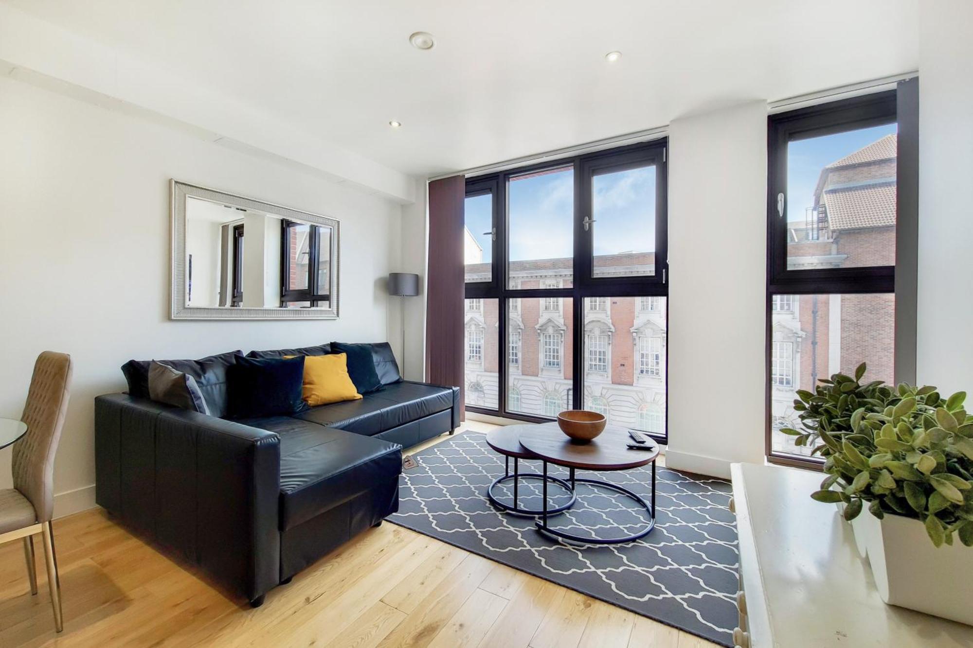 The Borough Collection Near Bridge And Borough Market - By Short Stories * London